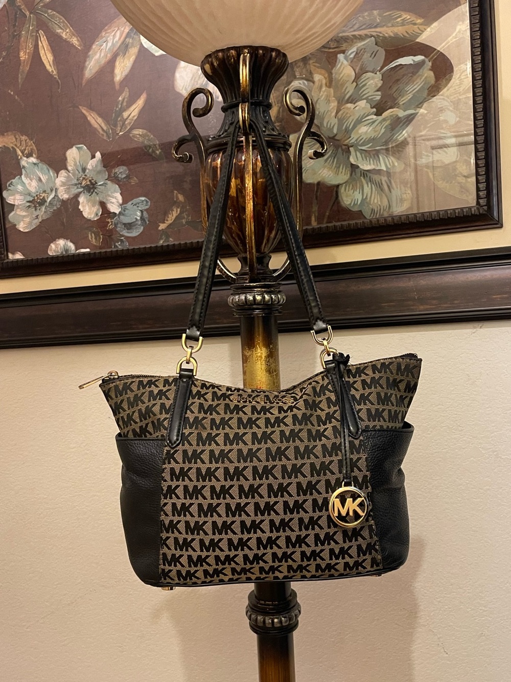 Michael Kors please check all picture of condition